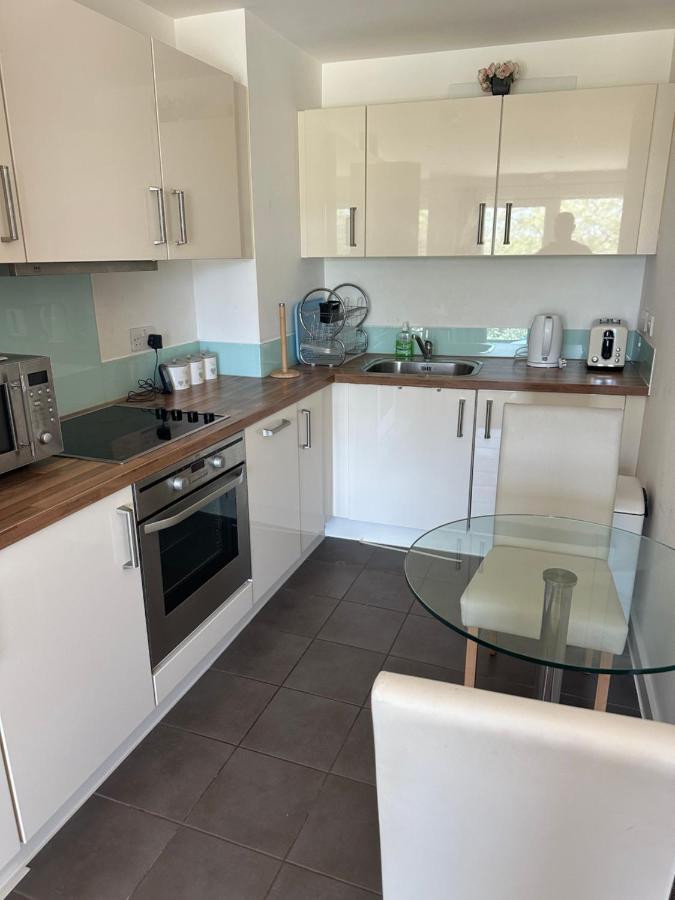 Gunwharf Quays Harbour Apartments Portsmouth Ngoại thất bức ảnh