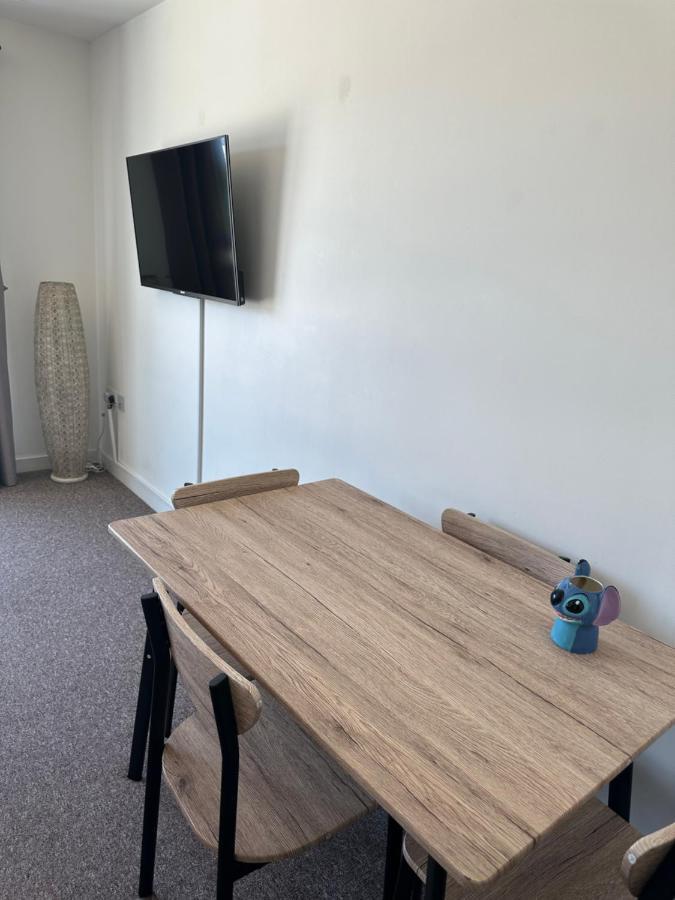 Gunwharf Quays Harbour Apartments Portsmouth Ngoại thất bức ảnh