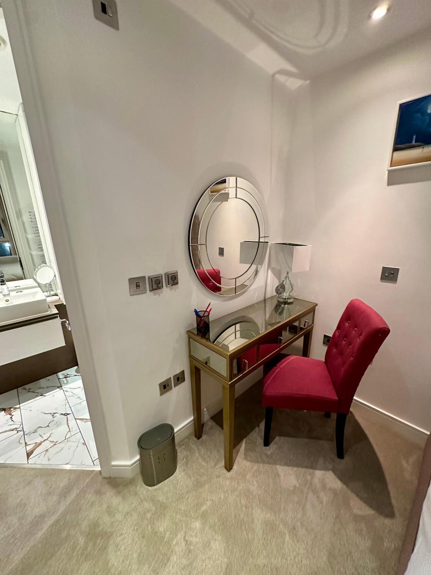 Gunwharf Quays Harbour Apartments Portsmouth Ngoại thất bức ảnh