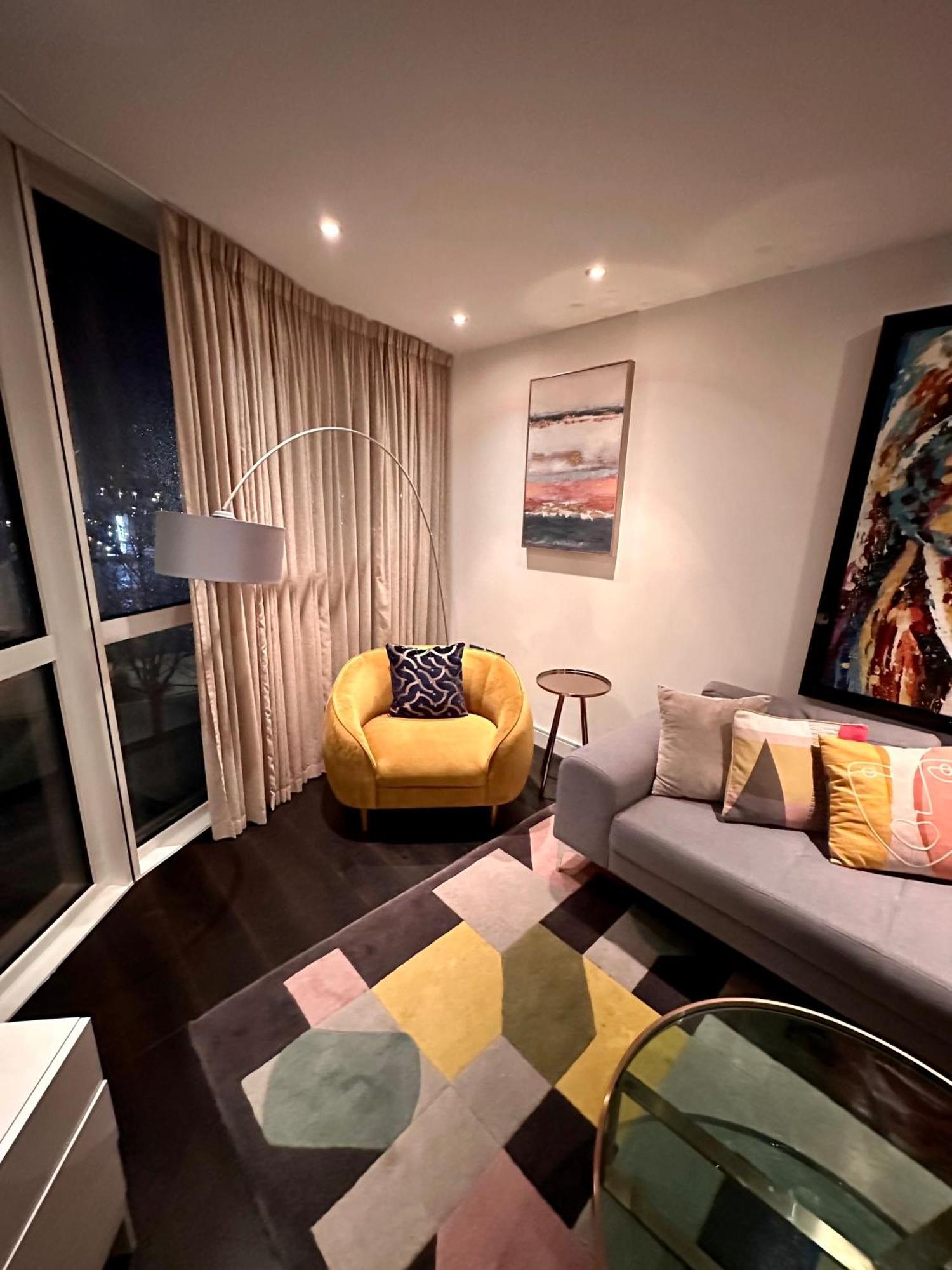 Gunwharf Quays Harbour Apartments Portsmouth Ngoại thất bức ảnh