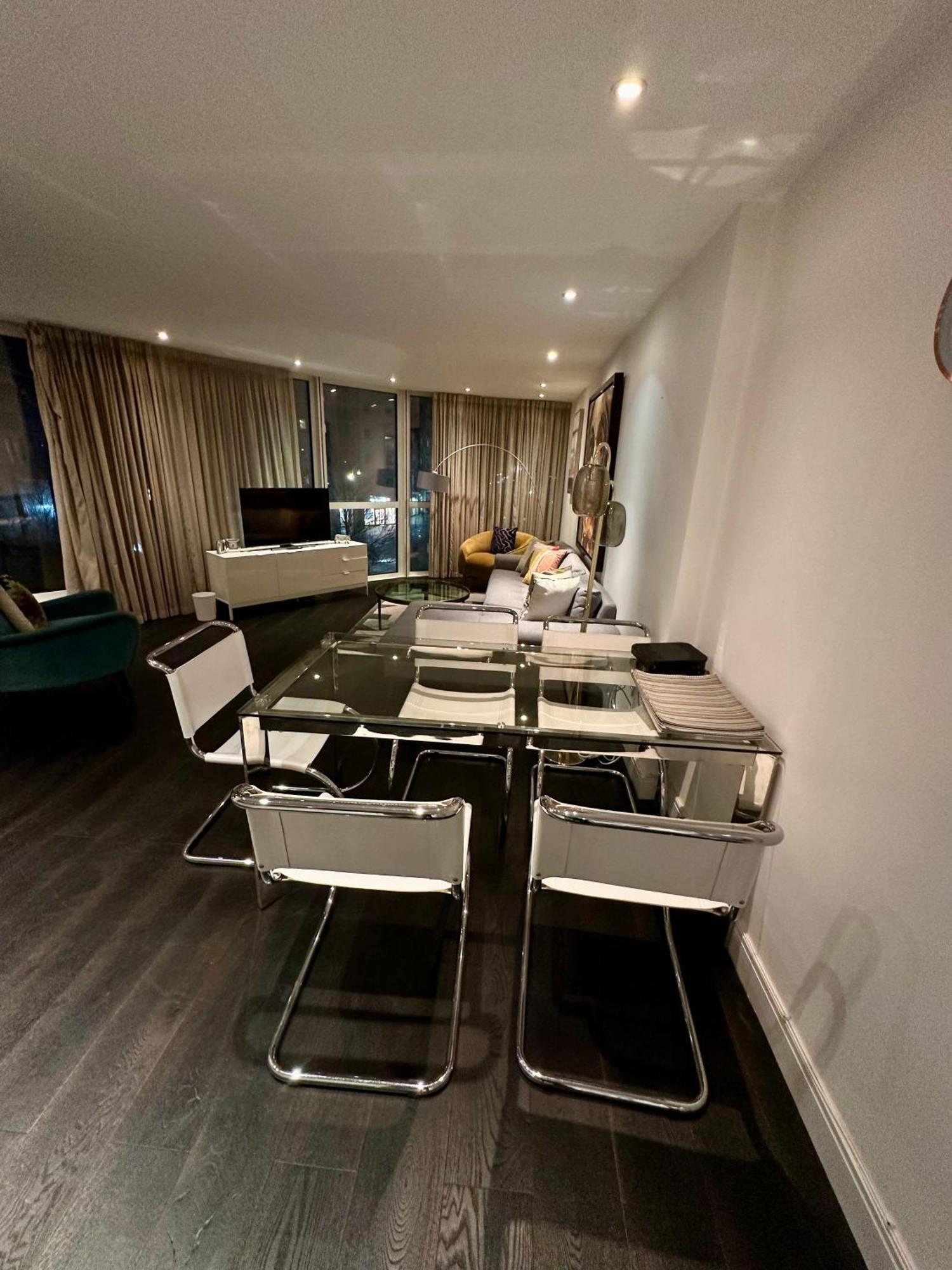Gunwharf Quays Harbour Apartments Portsmouth Ngoại thất bức ảnh