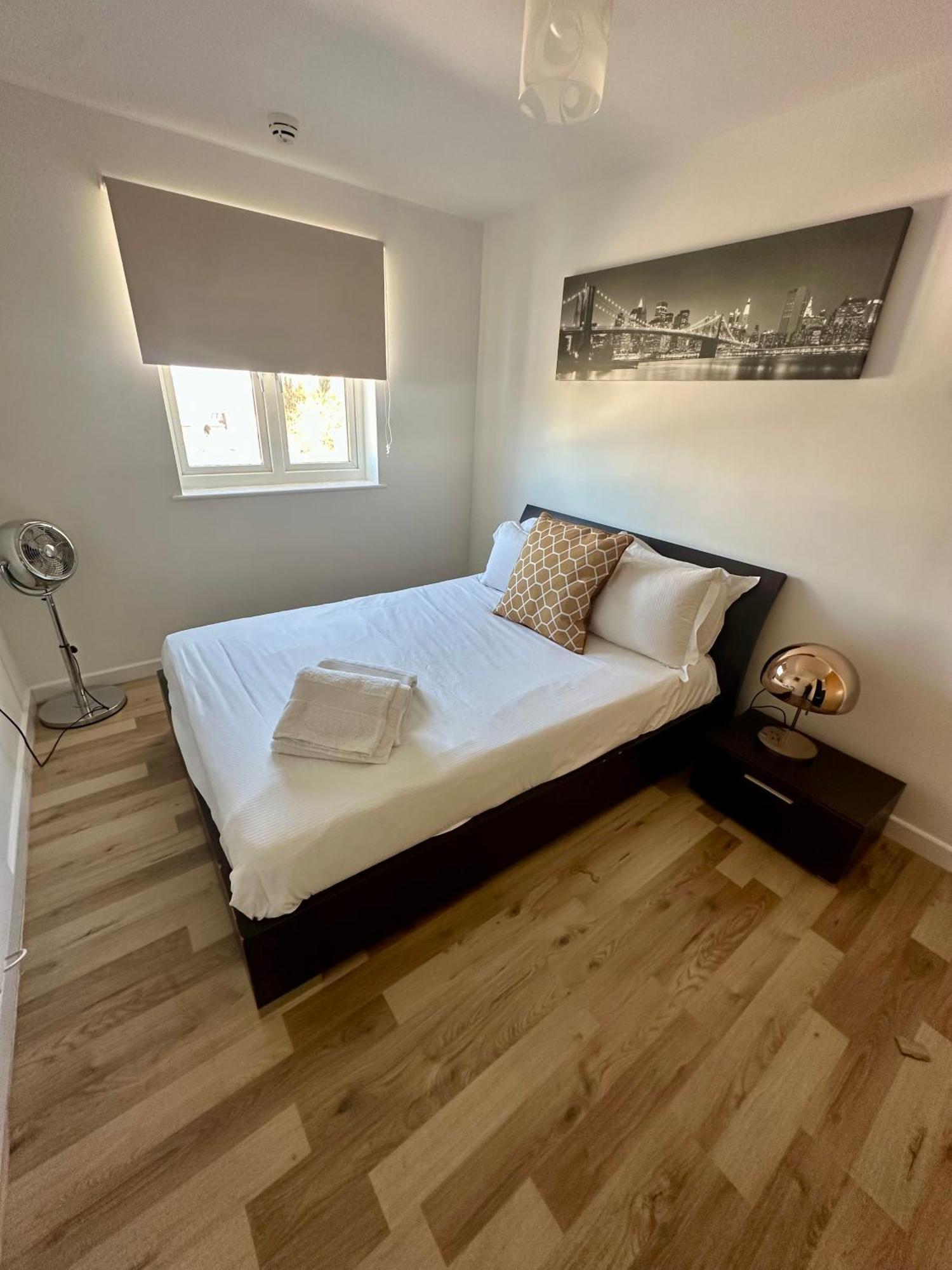 Gunwharf Quays Harbour Apartments Portsmouth Ngoại thất bức ảnh