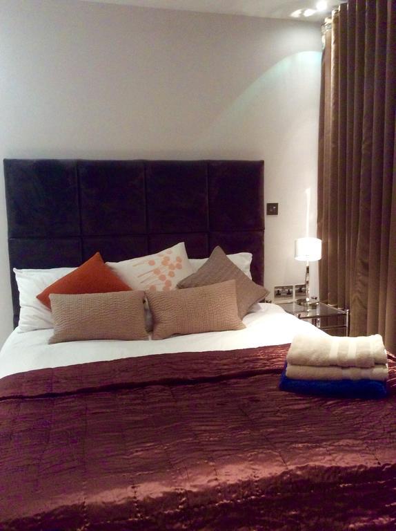 Gunwharf Quays Harbour Apartments Portsmouth Ngoại thất bức ảnh