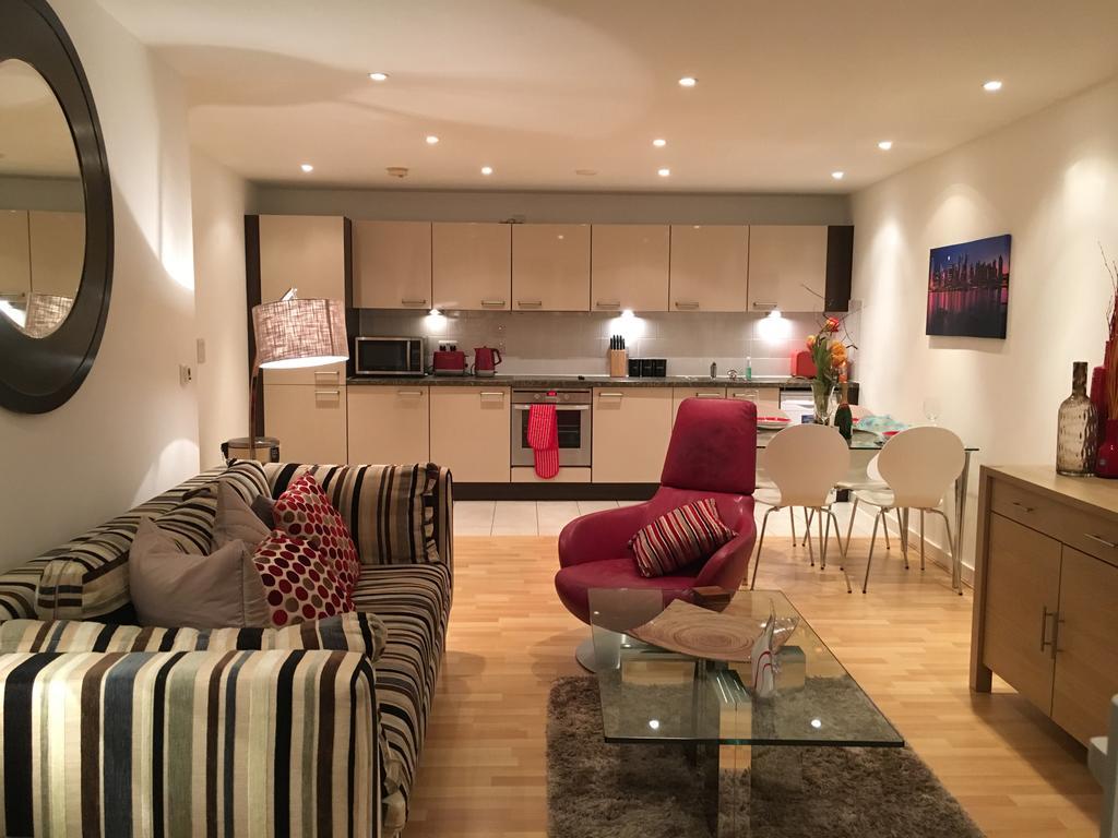 Gunwharf Quays Harbour Apartments Portsmouth Ngoại thất bức ảnh