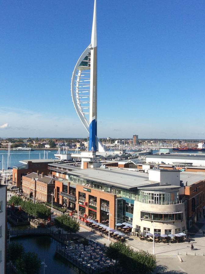 Gunwharf Quays Harbour Apartments Portsmouth Ngoại thất bức ảnh